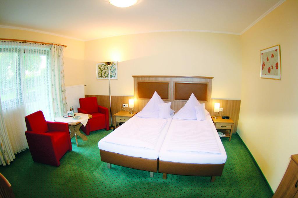 Hotel Garni Hubertushof Bad Füssing Rum bild